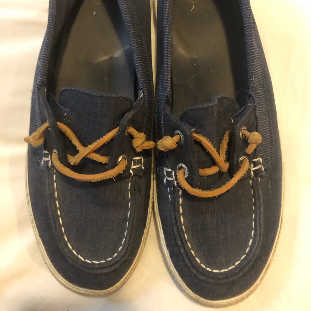 Sperry boat shoes size 9